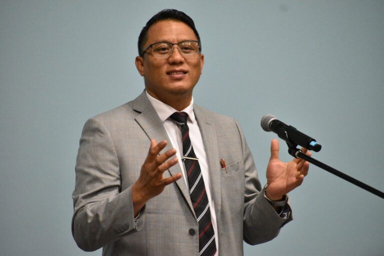 Nisiar in Bible siar tu tio ih, a song ah zaihmuah khim liang i: By Pastor Thuah Za Thil.